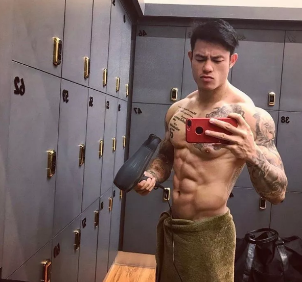 狼狗型筋肉健身教练兼模特 - 51虹马