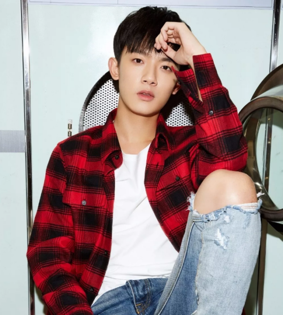 帅哥∣青春里谁还没个清爽干净的学长，为他的彪悍和暖心所迷恋！－－李明德 - 51虹马