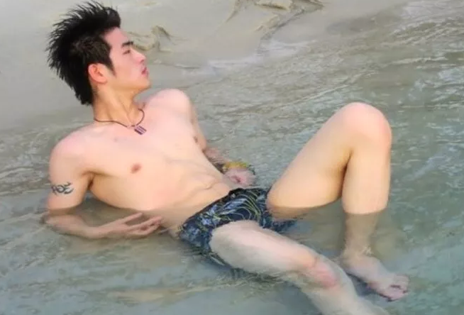 国产名媛，颜值跟身材都无可挑剔 - 51虹马