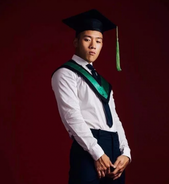 看点∣无数人想为他溺水的天菜肌肉救生员,又拍了一片禁欲系写真 - 51虹马 看点∣无数人想为他溺水的天菜肌肉救生员,又拍了一片禁欲系写真 - 51虹马