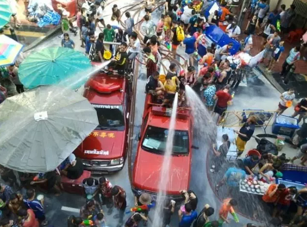 泰国泼水节最全攻略：一场男人的狂欢盛宴 - 51虹马