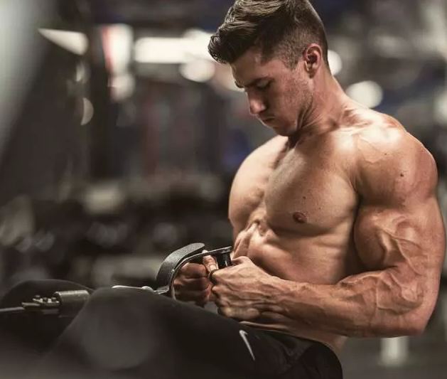 这位外国小哥不吃肉，却练得一身肌肉，原因竟是…… - 51虹马