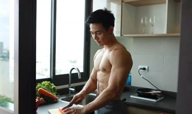 看点∣当童颜巨乳筋肉天菜脫掉衣服，腹毝旺盛荷尔蒙爆棚！ - 51虹马