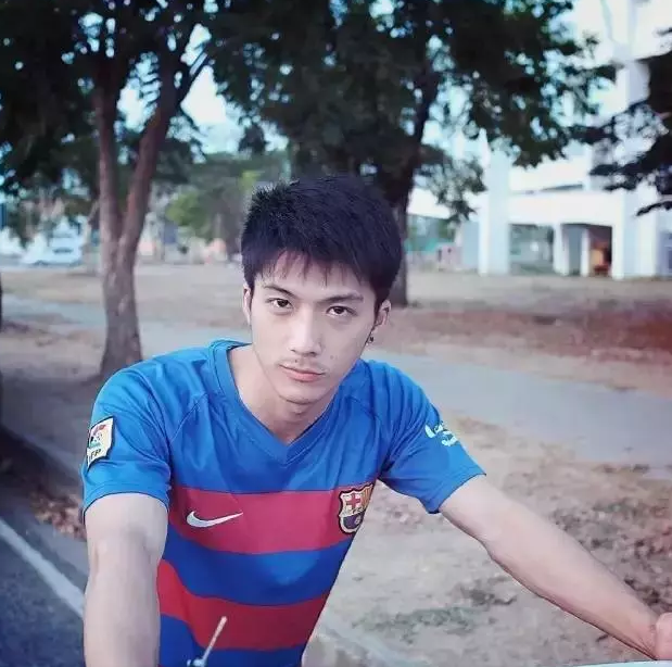 泰国大包网红，单纯可爱的小鲜肉 - 51虹马