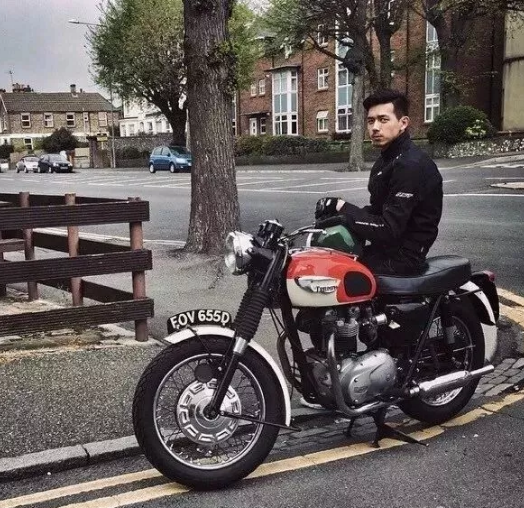 李现最新写真,巧秀小胡子迷倒一大片 - 51虹马 李现最新写真,巧秀小胡子迷倒一大片 - 51虹马