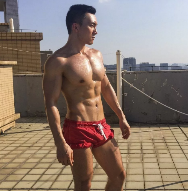 湖北工业大学的肌肉爷们湿了!简直行走的春药 - 51虹马 湖北工业大学的肌肉爷们湿了!简直行走的春药 - 51虹马