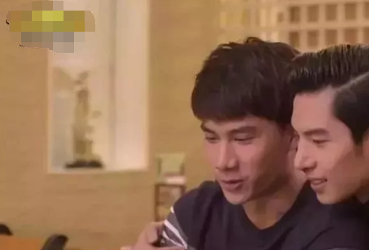 牛郎店の青春少男 / 曼谷基友记 多剧开车！ - 51虹马