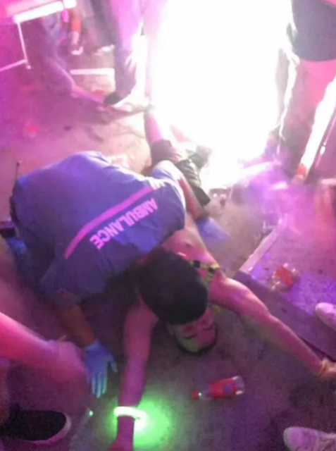 泰国警方突击著名男同桑拿，母角马正颠鸾倒凤！ - 51虹马