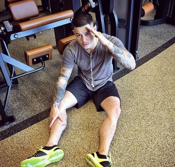 狼狗型筋肉健身教练兼模特 - 51虹马