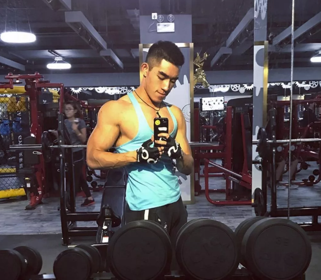 这么乖的曼谷大弟弟，居然没给个C位？ - 51虹马