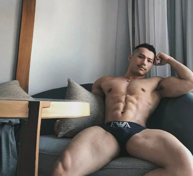 粗壮帅男...下面给10分！ - 51虹马