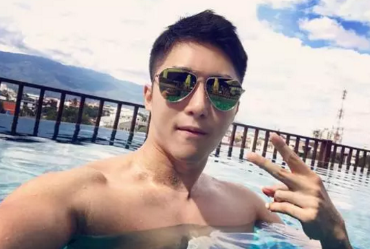 捕获一只野生忠犬肌肉男，行走的荷尔蒙扒光了更好看 - 51虹马