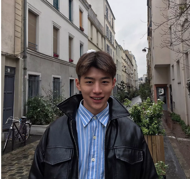 看点∣纯鲜学霸帅气小奶狗，网友都为他的肉体和颜值疯狂了！ - 51虹马