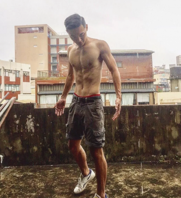 看点∣台大体育生校草人帅身材好，满屏荷尔蒙大长腿公狗腰吸睛又撩粉！ - 51虹马