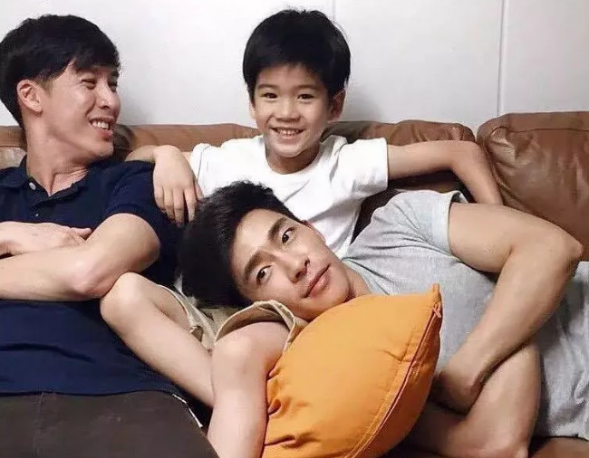 和男友去泰国泼水节,他还想带个人回来! - 51虹马 和男友去泰国泼水节,他还想带个人回来! - 51虹马