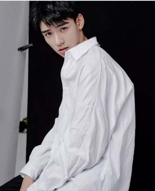 帅哥∣眉眼含笑的暖甜大男孩，你们小妖精男朋友太撩人了！－－龚俊 - 51虹马