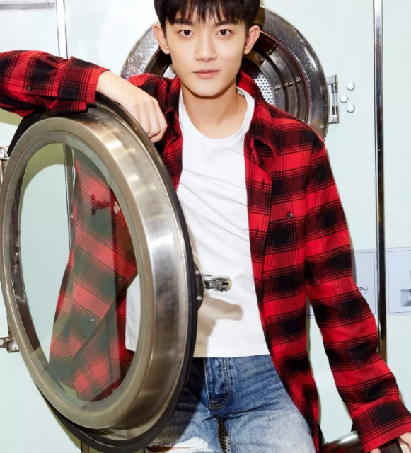 帅哥∣青春里谁还没个清爽干净的学长，为他的彪悍和暖心所迷恋！－－李明德 - 51虹马