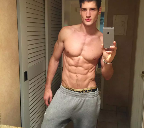 领男模风骚，教你春夏穿搭变潮男。 - 51虹马