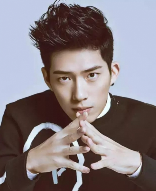 2018最新男士流行发型 潮男时尚发型图片 - 51虹马