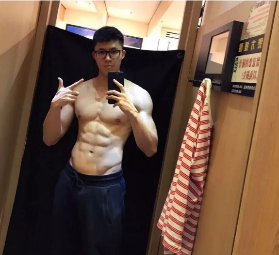 天菜级健身教练脱了，竟然只为了拍内裤广告？-51虹马