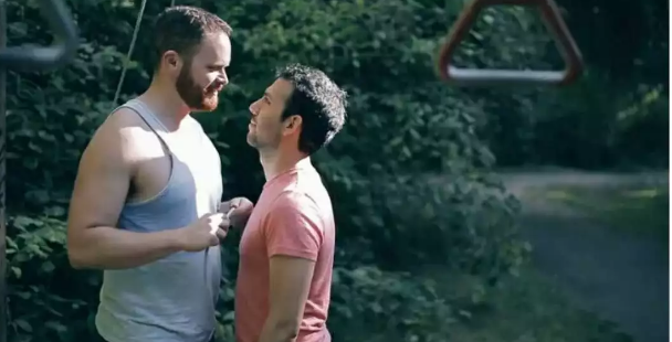 《迷人的父亲》父亲对儿子的性取向的认同 - 51虹马