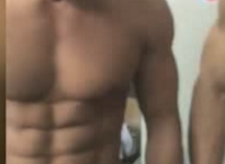 原来肌肉男洗澡这么撩人-51虹马