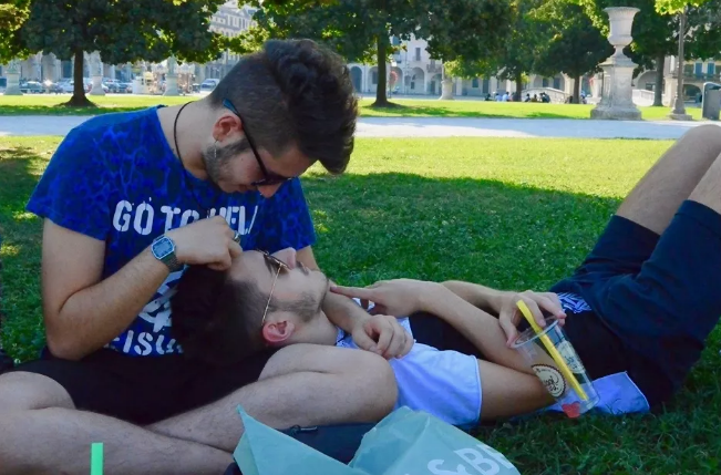 他牵着他的手，一起走弯路…-51虹马