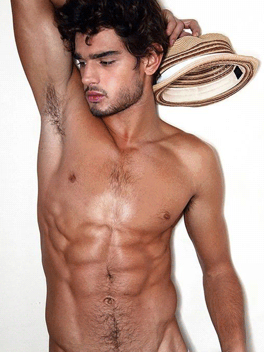 写真刷屏朋友圈！他是首位登上杂志的亚洲男模！-51虹马