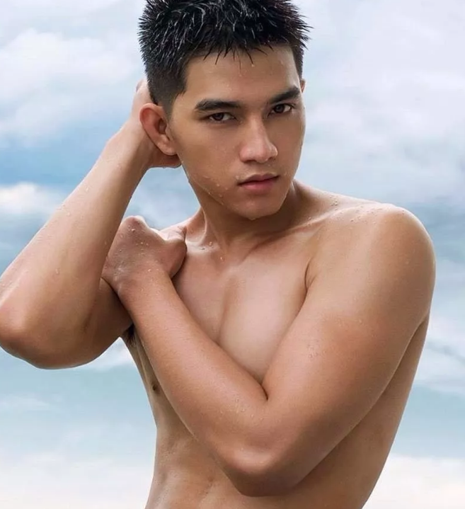 看点∣鲜肉男模肌肉身材照曾瘋传朋友圈，现在却化身乖巧的盯当喵！-51虹马