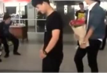 男男浪漫表白成功！现场尖叫不断！-51虹马