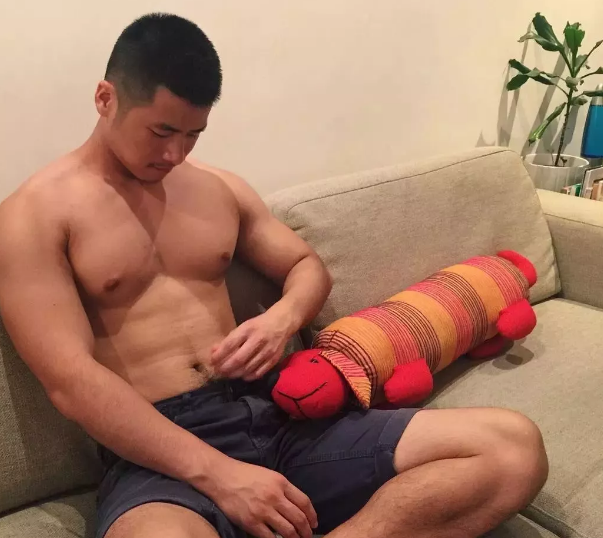 被他的毛毛吓到,让人忍不住想去榨汁。-51虹马