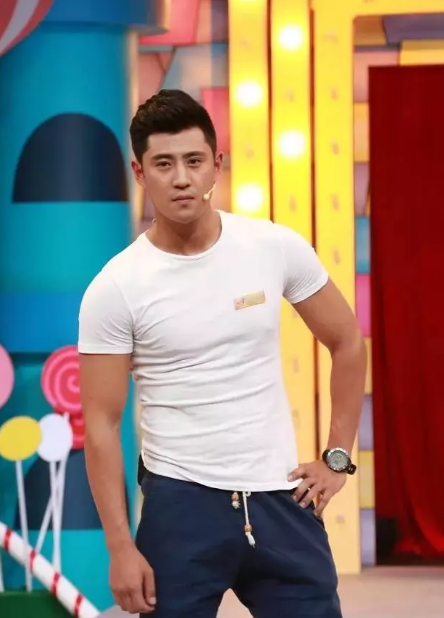 新生男模，雄性荷尔蒙爆棚 确定不来舔一波屏么？ - 51虹马