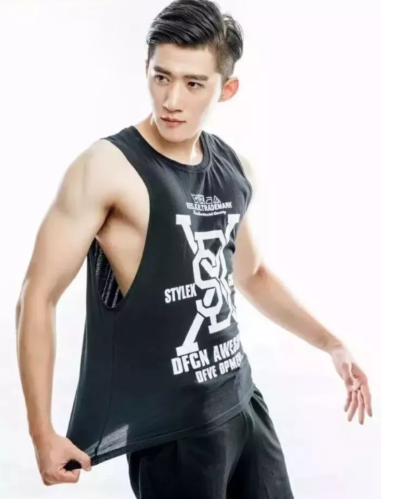 正装体育生蜜汁凸起 189的大长腿扒衣秀肉 - 51虹马