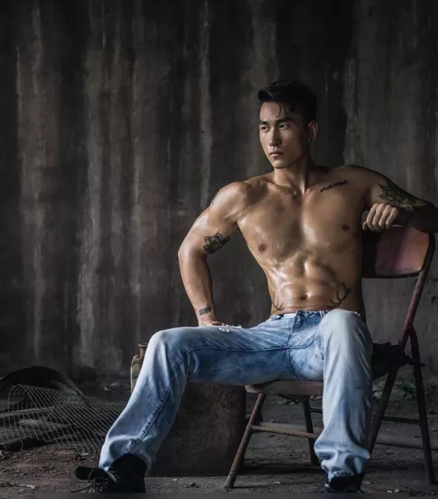 超粗男模得冠军，超难姿势令人乍舌。 - 51虹马