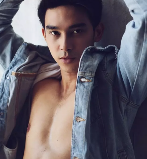 看点∣网红小鲜肉男模姿势太撩人，满屏好肉太惹火！ - 51虹马