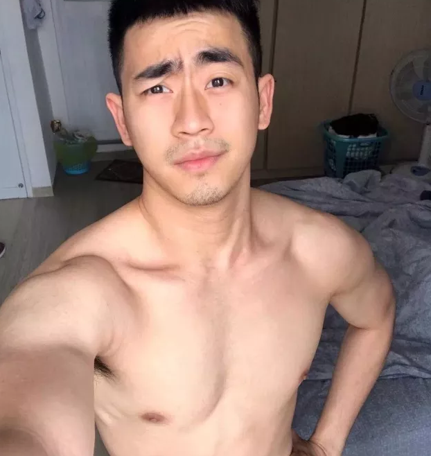 翘臀床照被无数人盗用，泼水节常客的越南名媛小编第一时间扒出来了！ - 51虹马