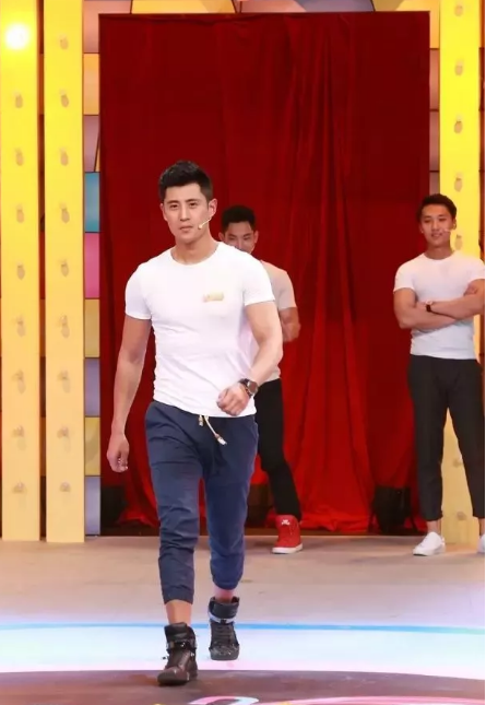 新生男模，雄性荷尔蒙爆棚 确定不来舔一波屏么？ - 51虹马