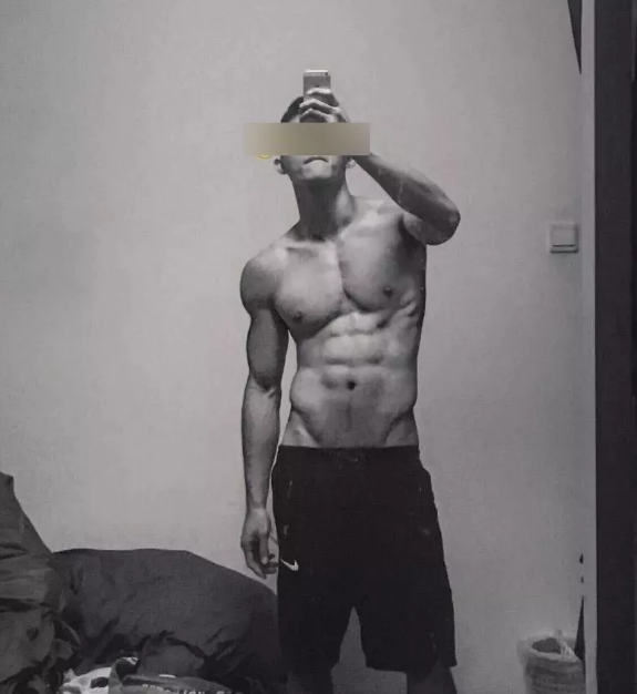 广州​体院网红私教，早期L裸照被扒出 - 51虹马