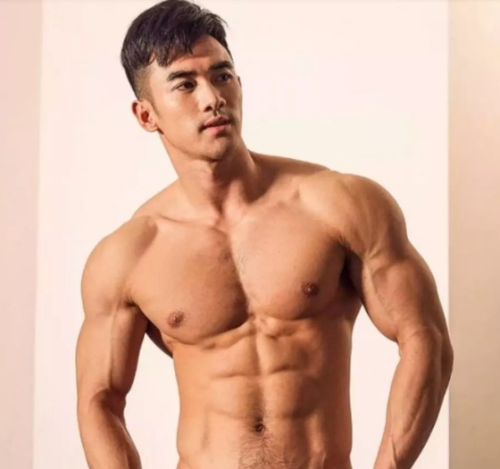 天菜级健身教练脱了，竟然只为了拍内裤广告？ - 51虹马