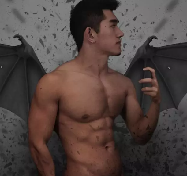 目的地酒吧的GOGO-BOY，沉醉在他的胸肌不能自拔 - 51虹马