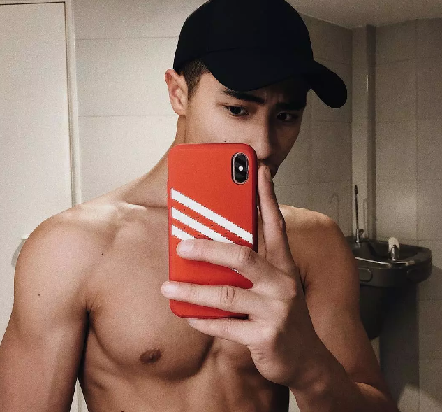 写真刷屏朋友圈!他是首位登上杂志的亚洲男模! - 51虹马 写真刷屏朋友圈!他是首位登上杂志的亚洲男模! - 51虹马