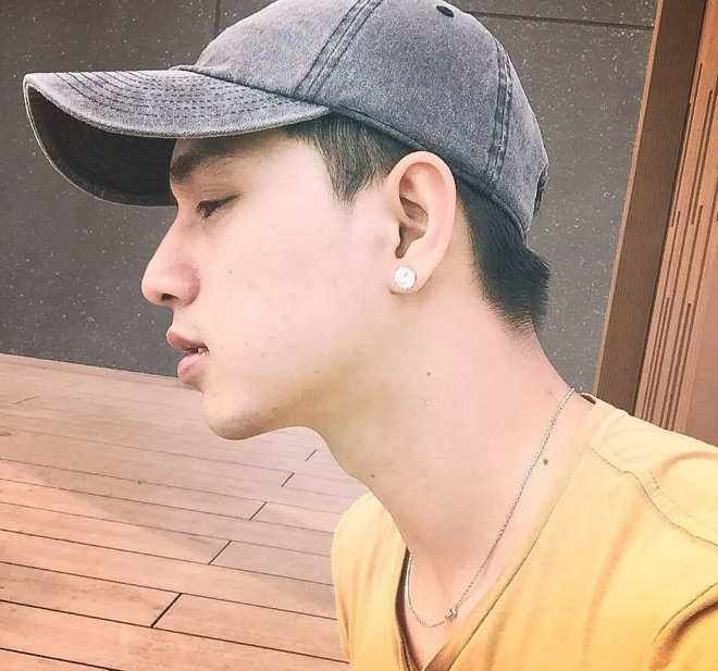 看点∣鲜肉男模肌肉身材照曾瘋传朋友圈，现在却化身乖巧的盯当喵！ - 51虹马