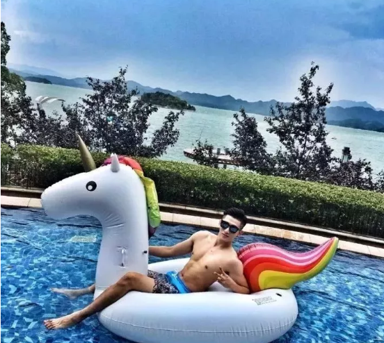 正装体育生蜜汁凸起 189的大长腿扒衣秀肉 - 51虹马