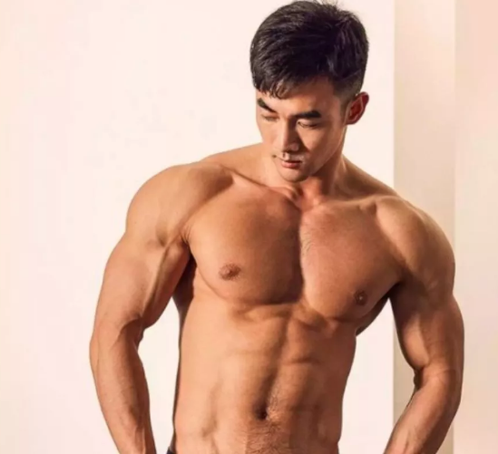 天菜级健身教练脱了，竟然只为了拍内裤广告？ - 51虹马