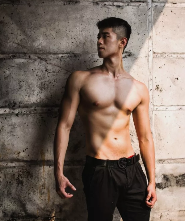 公狗腰男真空健身，只适合成年读者观看 - 51虹马