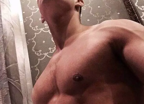 上海网红大方造福中餐迷弟，未成年人禁止入内 - 51虹马