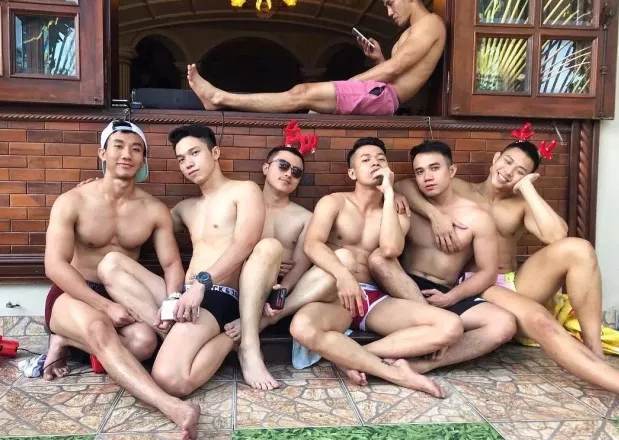 翘臀床照被无数人盗用，泼水节常客的越南名媛小编第一时间扒出来了！ - 51虹马