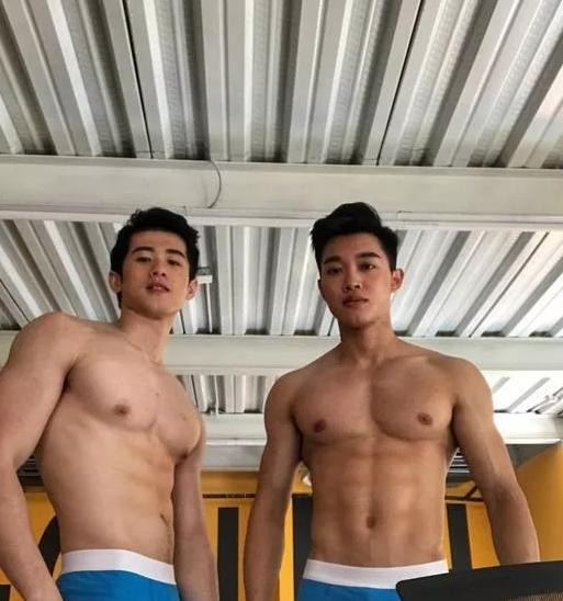 露肉视频男主浴室自.扒 性感帅哥玩刺激 - 51虹马