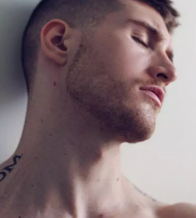 好白菜被猪拱了，超美男模公布他的男友，我不能接受 - 51虹马