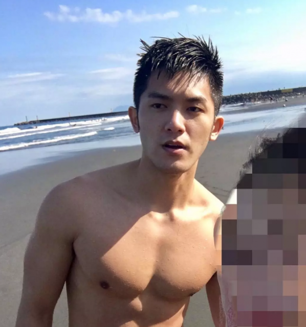 肌肉篮球帅哥当男模竟被男人抹油!-51虹马